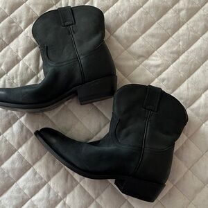 FRYE Billy Short Cowboy Boots Women’s Size 9